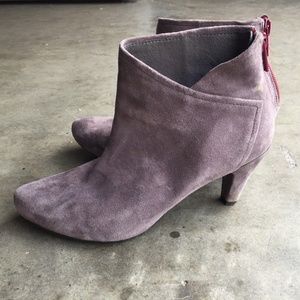 Tsubo Felecia Suede Booties sz 6.5